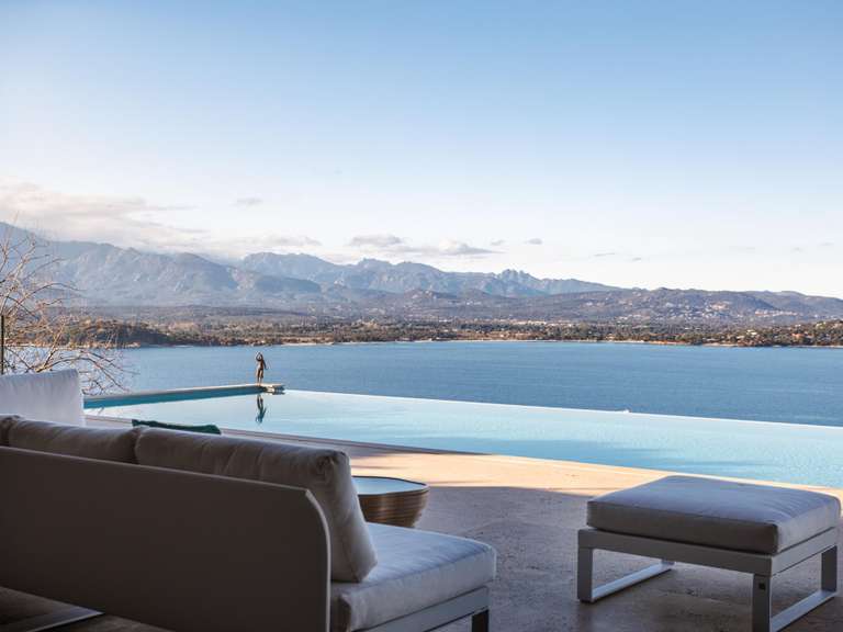 Maison Porto-Vecchio - 5 chambres - 340m²