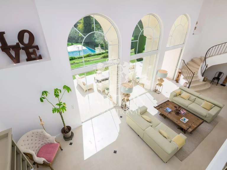 House Châteauneuf-Grasse - 6 bedrooms - 351m²