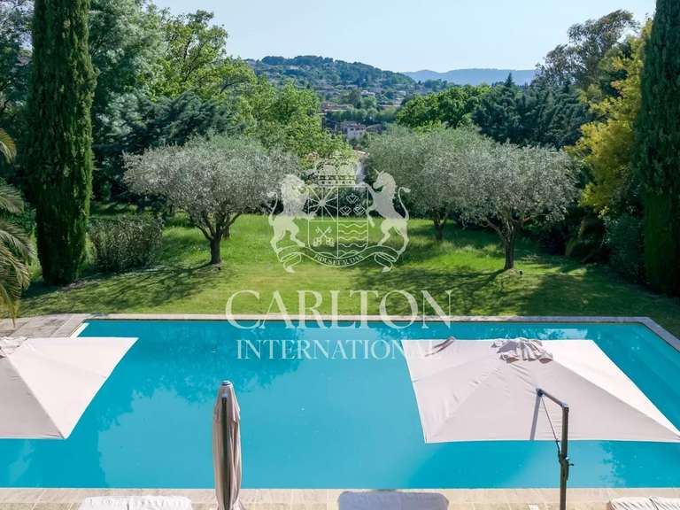 House Châteauneuf-Grasse - 6 bedrooms - 351m²
