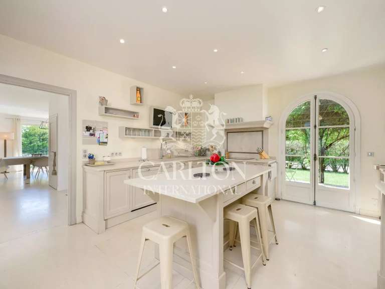 House Châteauneuf-Grasse - 6 bedrooms - 351m²