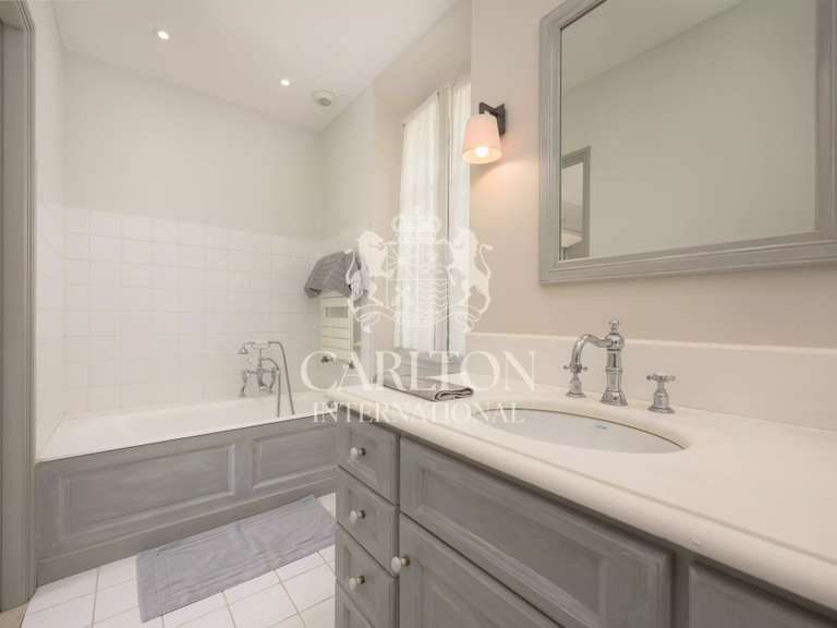 House Châteauneuf-Grasse - 5 bedrooms - 300m²