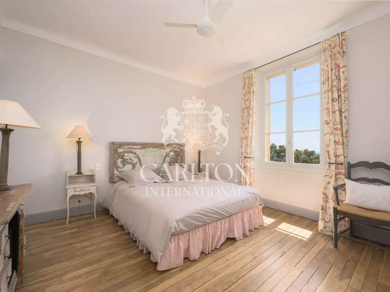 House Châteauneuf-Grasse - 5 bedrooms - 300m²