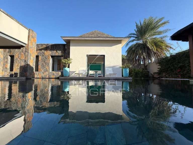 Maison Vergèze - 4 chambres - 495m²