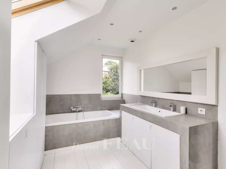 Maison Rueil-Malmaison - 5 chambres - 265m²