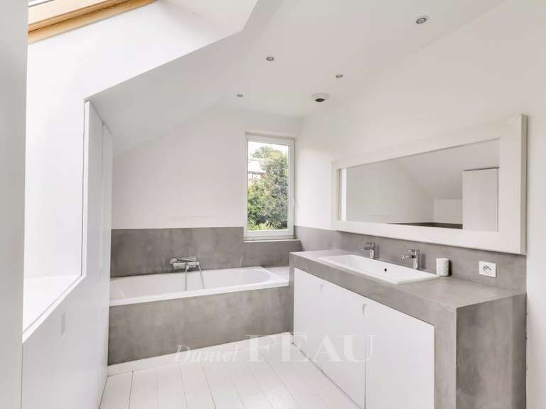 House Rueil-Malmaison - 5 bedrooms - 265m²