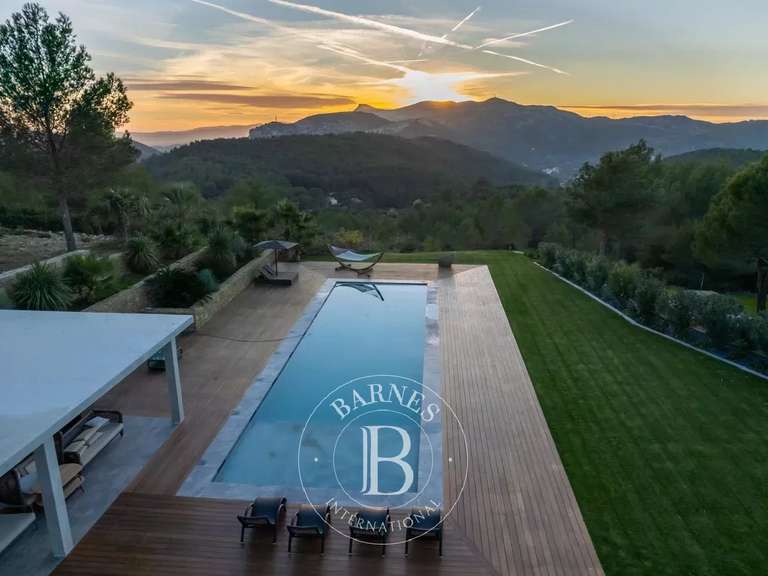 Maison Auriol - 6 chambres - 500m²