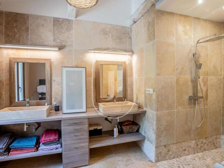 Maison Mérindol-les-Oliviers - 6 chambres - 380m²