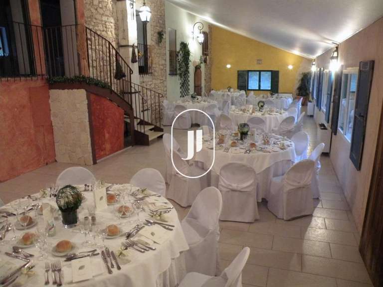 Maison Pernes-les-Fontaines - 4 chambres - 550m²