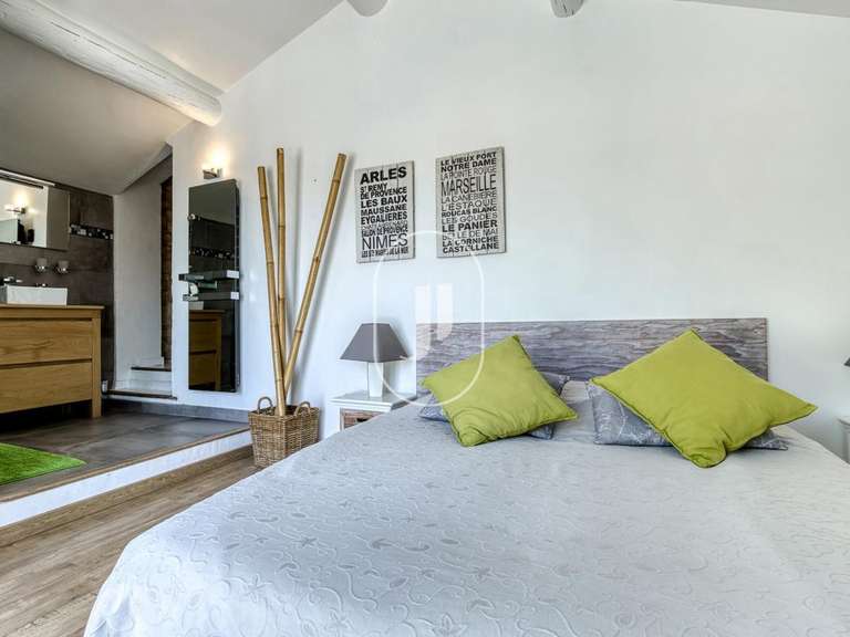 Maison Taillades - 7 chambres - 367m²
