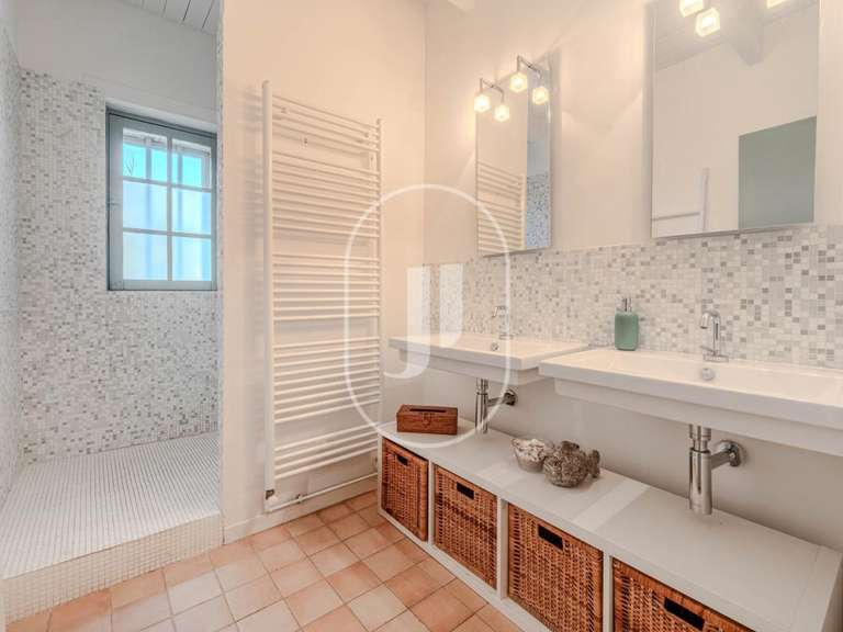 Maison Plan-d'Orgon - 5 chambres - 280m²