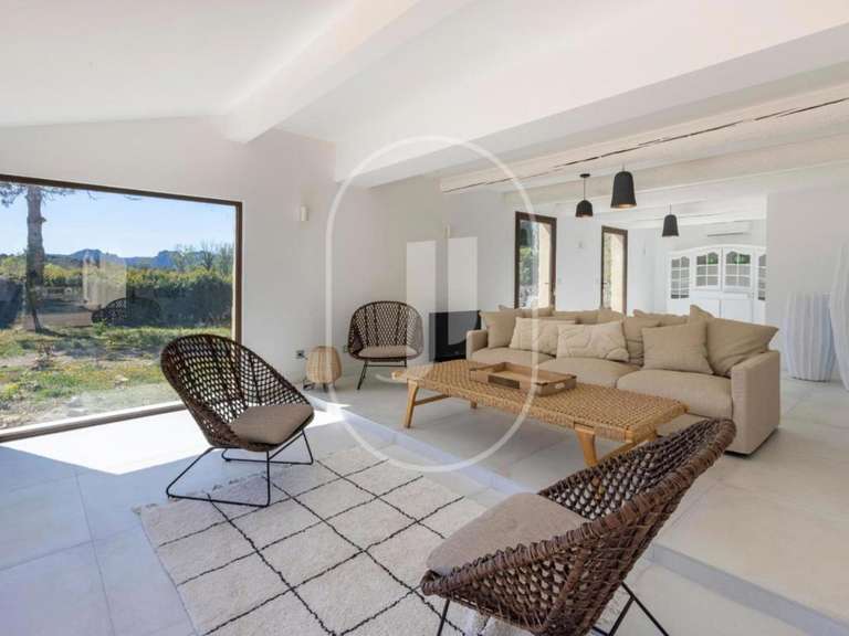 Maison Eygalières - 4 chambres - 182m²