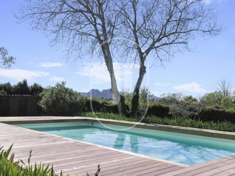 Maison Eygalières - 4 chambres - 182m²