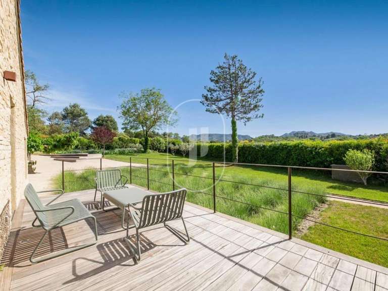 Maison Eygalières - 4 chambres - 182m²