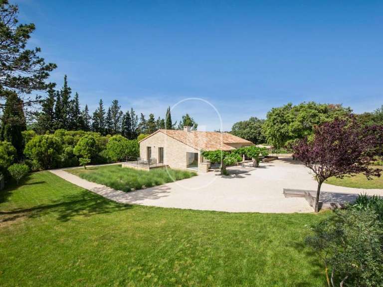 Maison Eygalières - 4 chambres - 182m²