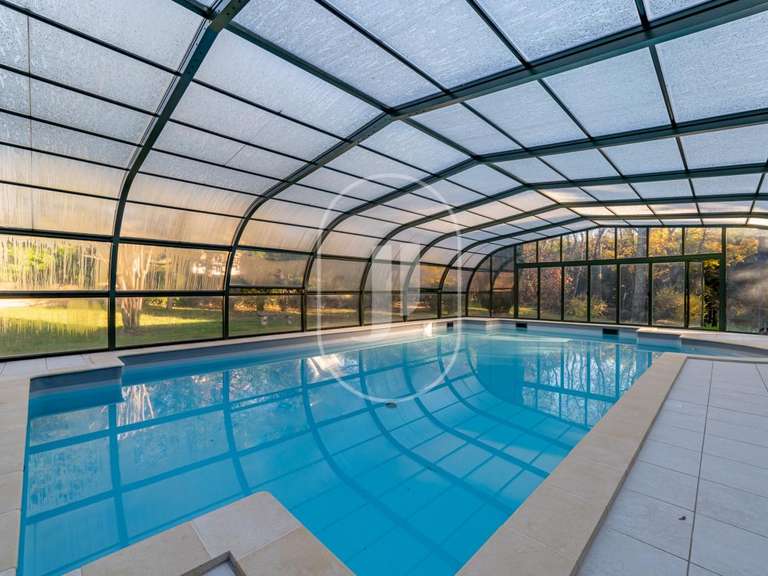 Château Saint-Ambroix - 9 chambres - 370m²
