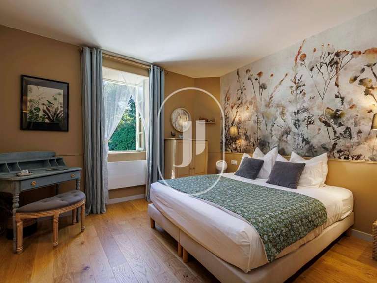 Maison Grignan - 8 chambres - 780m²