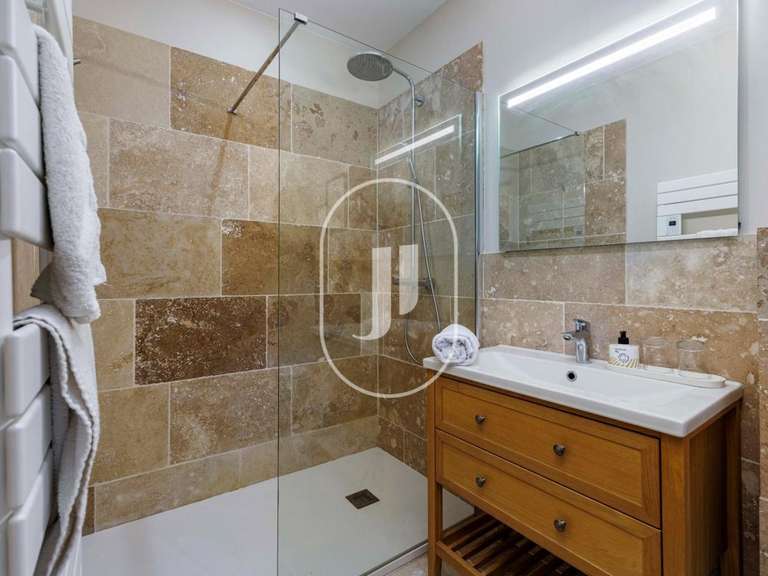 Maison Grignan - 8 chambres - 780m²