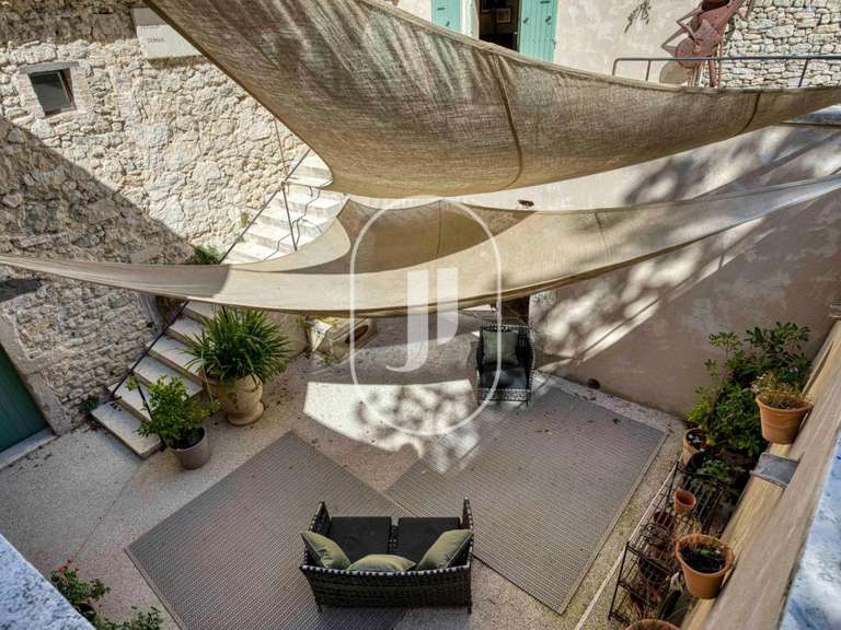 Maison Grignan - 8 chambres - 780m²