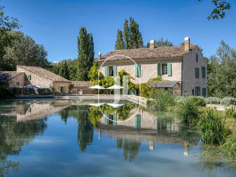 Maison Grignan - 8 chambres - 780m²