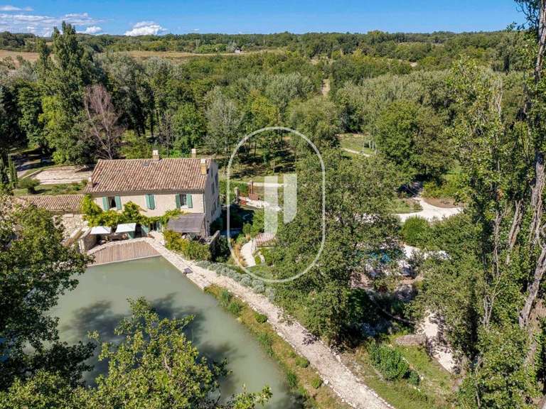 Maison Grignan - 8 chambres - 780m²