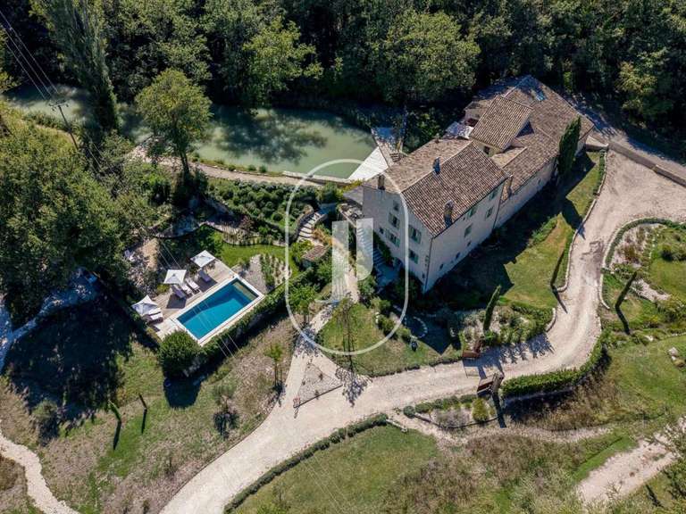 Maison Grignan - 8 chambres - 780m²