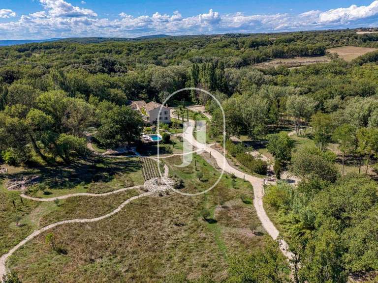 Maison Grignan - 8 chambres - 780m²