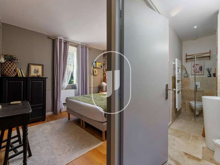 Maison Grignan - 8 chambres - 780m²