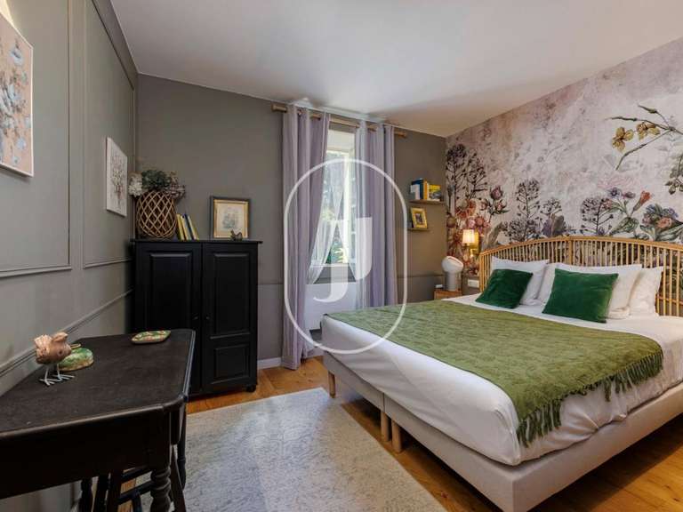 Maison Grignan - 8 chambres - 780m²