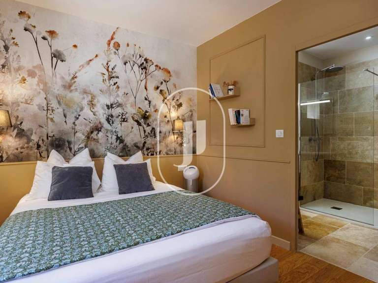 Maison Grignan - 8 chambres - 780m²