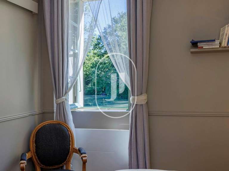 Maison Grignan - 8 chambres - 780m²