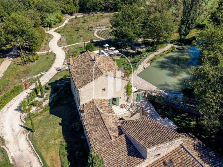Maison Grignan - 8 chambres - 780m²