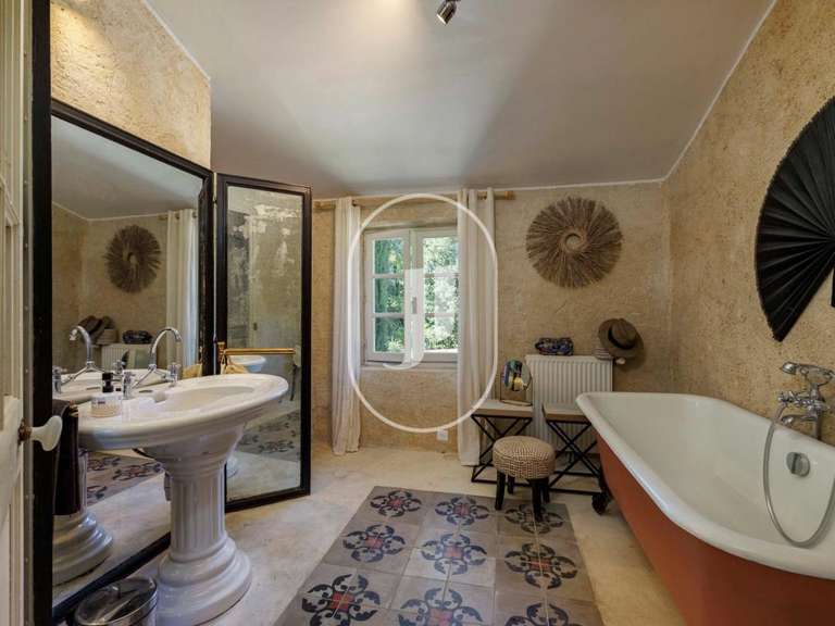 Maison Grignan - 8 chambres - 780m²