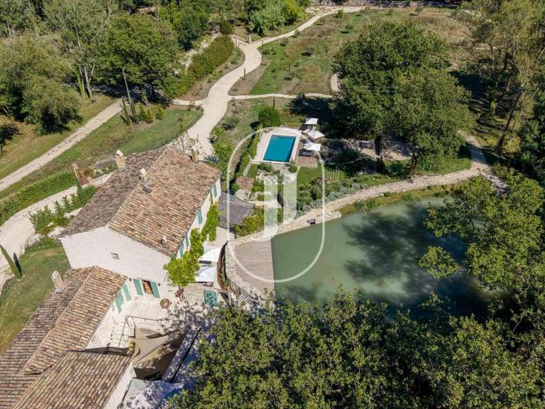 Maison Grignan - 8 chambres - 780m²