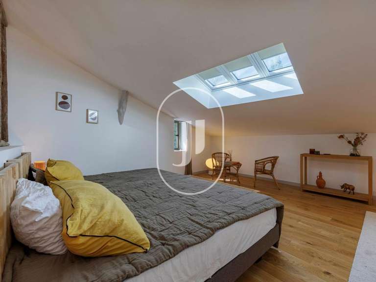 Maison Grignan - 8 chambres - 780m²