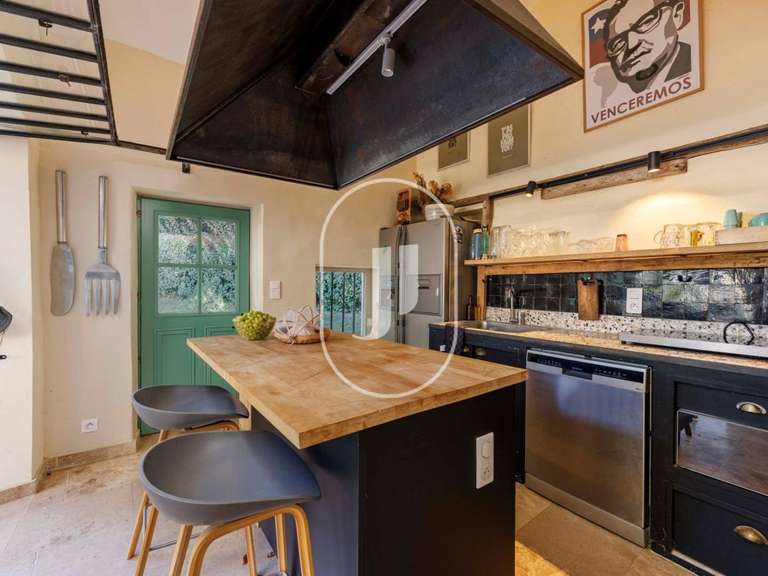 Maison Grignan - 8 chambres - 780m²