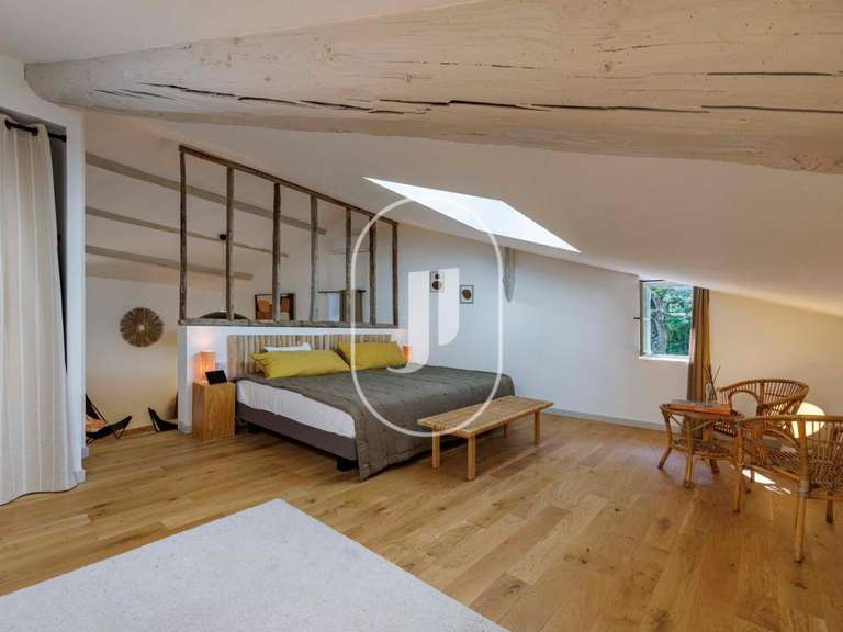 Maison Grignan - 8 chambres - 780m²