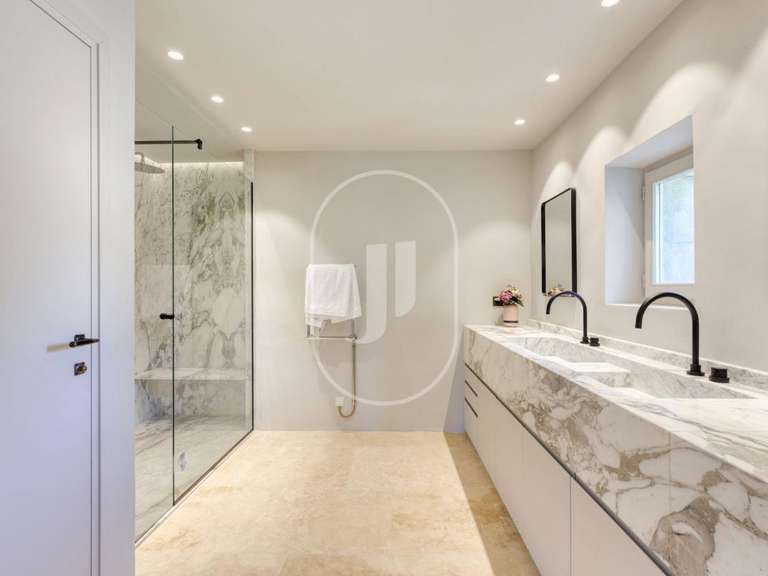 Maison Bonnieux - 8 chambres - 790m²