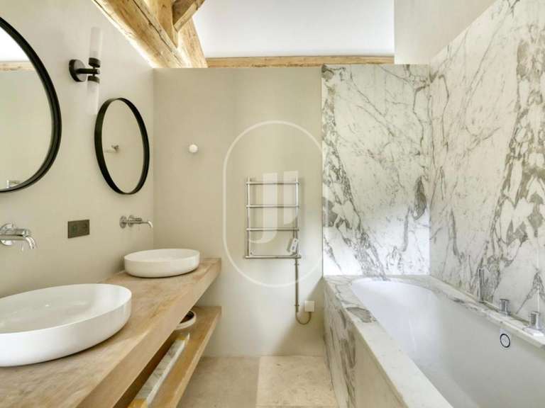 Maison Bonnieux - 8 chambres - 790m²