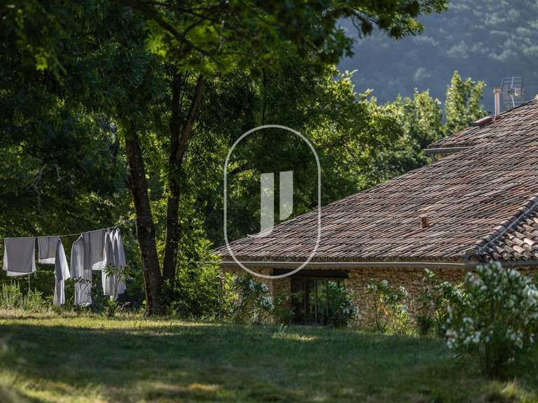 Maison La Bégude-de-Mazenc - 5 chambres - 356m²