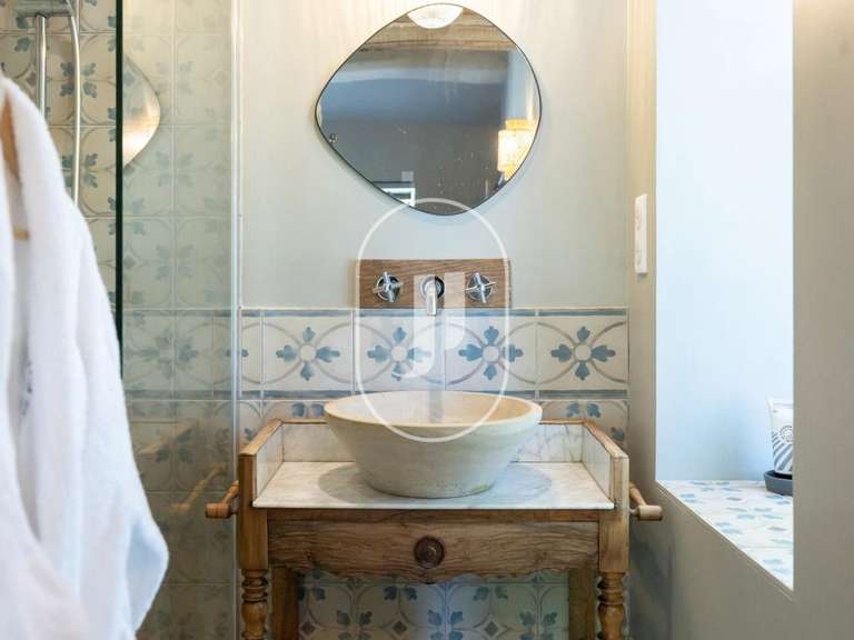 Maison La Bégude-de-Mazenc - 5 chambres - 356m²