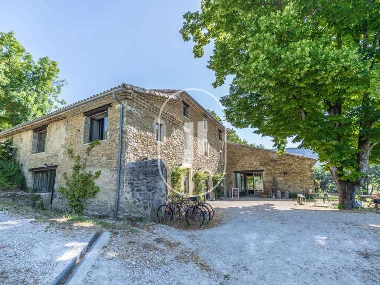 Maison La Bégude-de-Mazenc - 5 chambres - 356m²