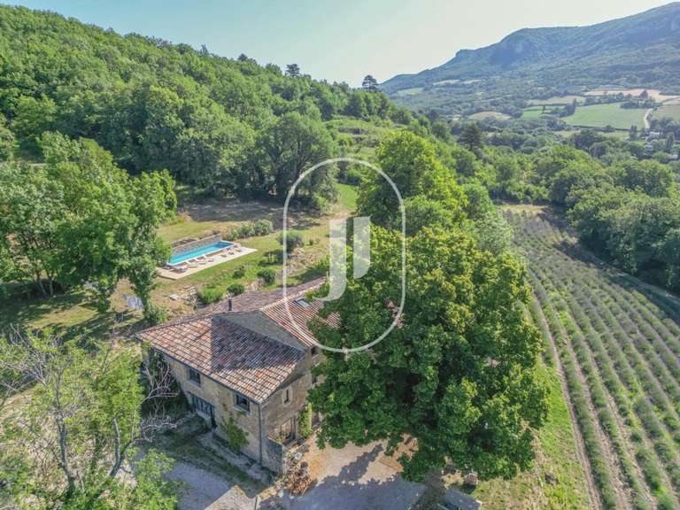 Maison La Bégude-de-Mazenc - 5 chambres - 356m²