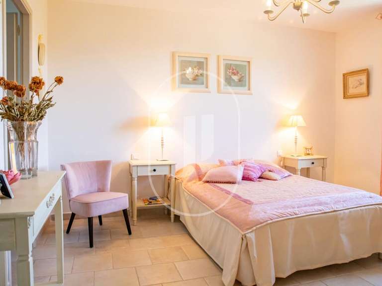 Maison Vaison-la-Romaine - 4 chambres - 223m²