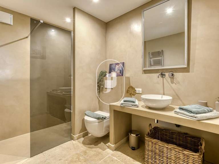 Maison Roussillon - 4 chambres - 150m²