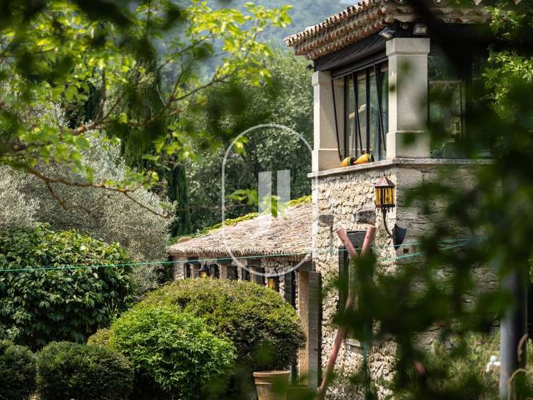 Maison Montbrun-les-Bains - 4 chambres - 315m²