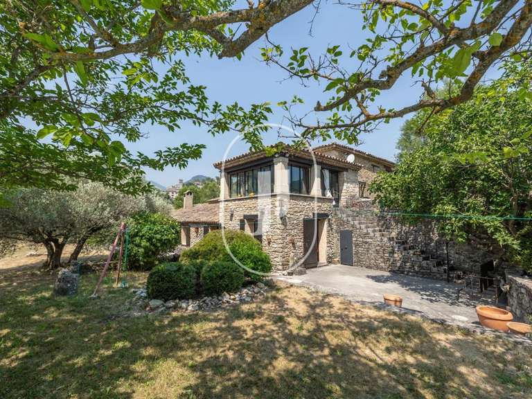 Maison Montbrun-les-Bains - 4 chambres - 315m²