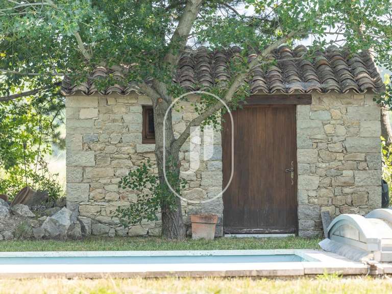 Maison Montbrun-les-Bains - 4 chambres - 315m²