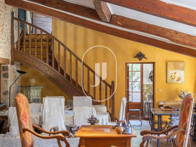 Maison Montbrun-les-Bains - 4 chambres - 315m²