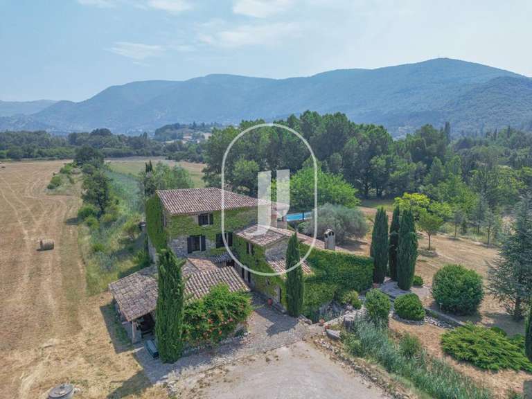 Maison Montbrun-les-Bains - 4 chambres - 315m²