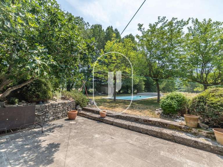 Maison Montbrun-les-Bains - 4 chambres - 315m²
